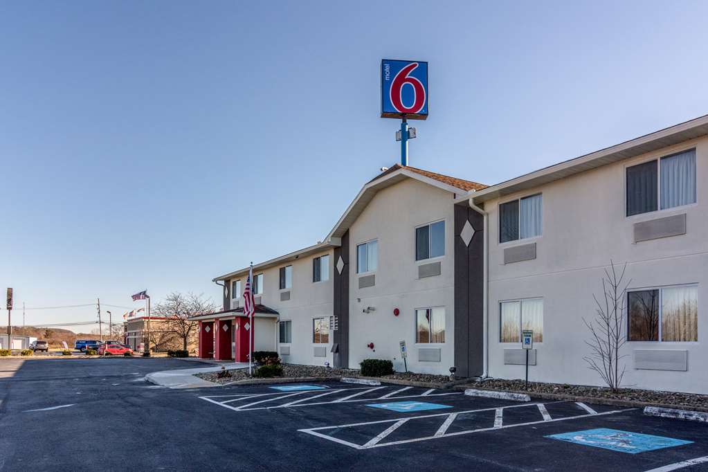 Motel 6 Barkeyville PA - photo 2