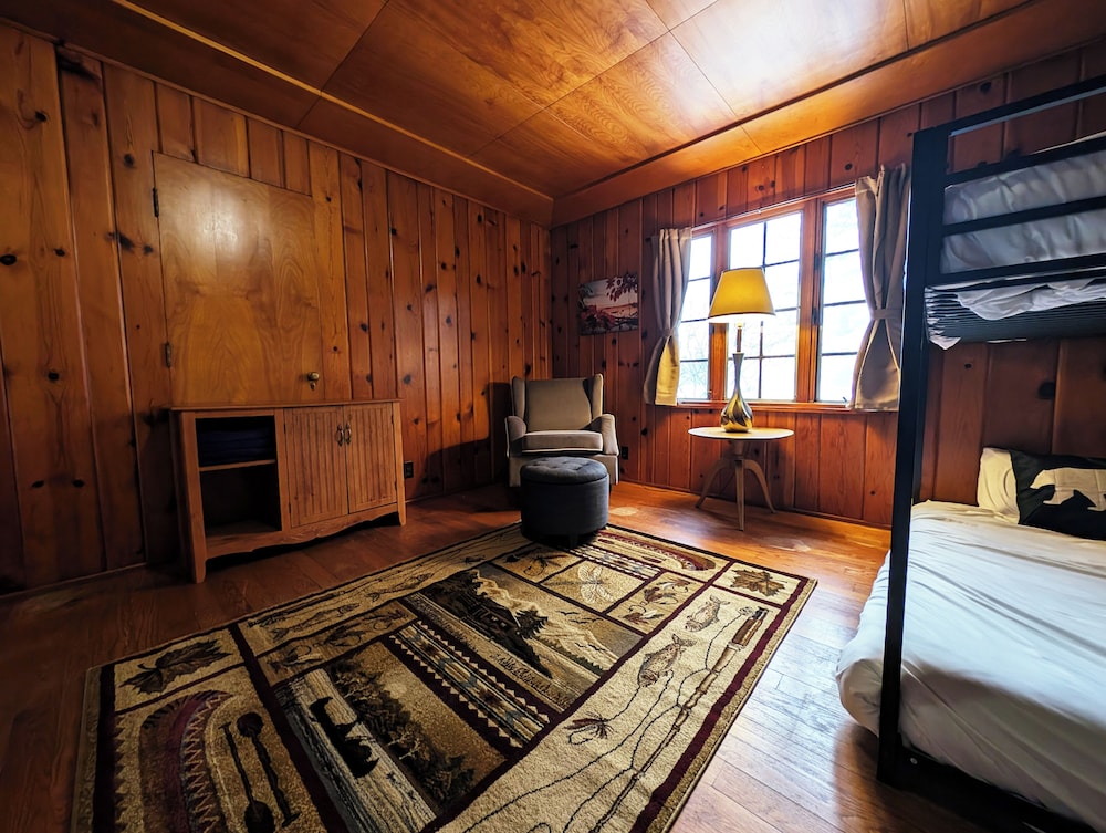 Coadys' Point of View Lake Resort - photo 165