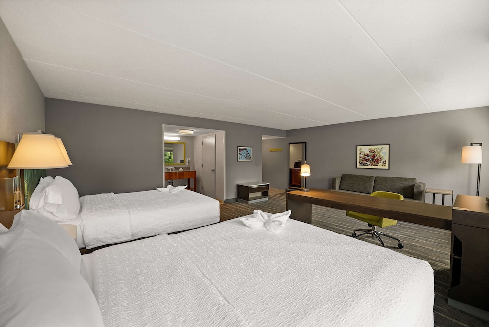 Hampton Inn & Suites Poughkeepsie - photo 20