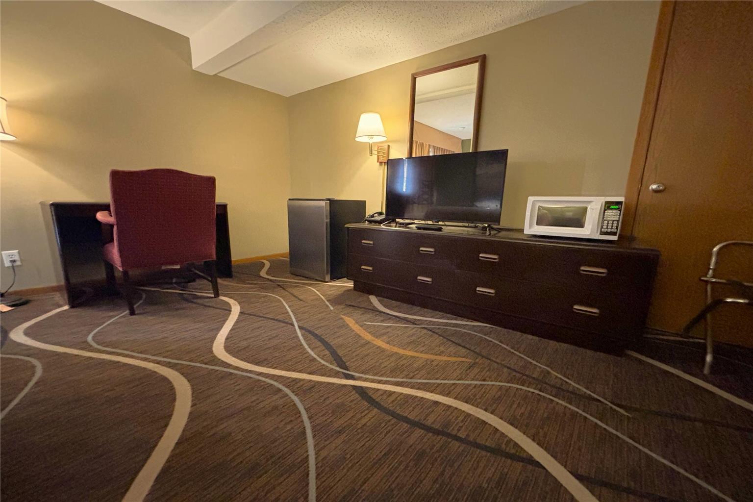 Super 8 by Wyndham Normal Bloomington - photo 17