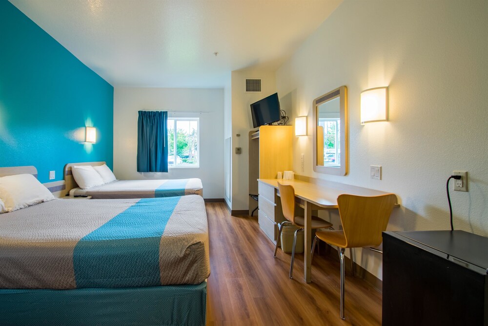Motel 6 Portland North - photo 9