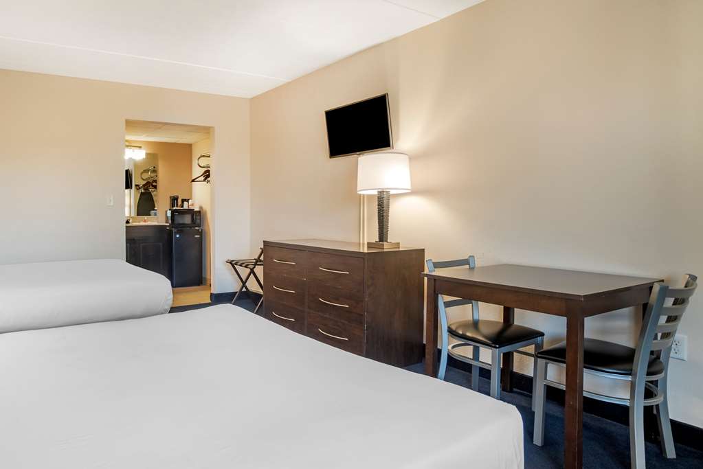 Econo Lodge Inn & Suites Rehoboth Beach - photo 23