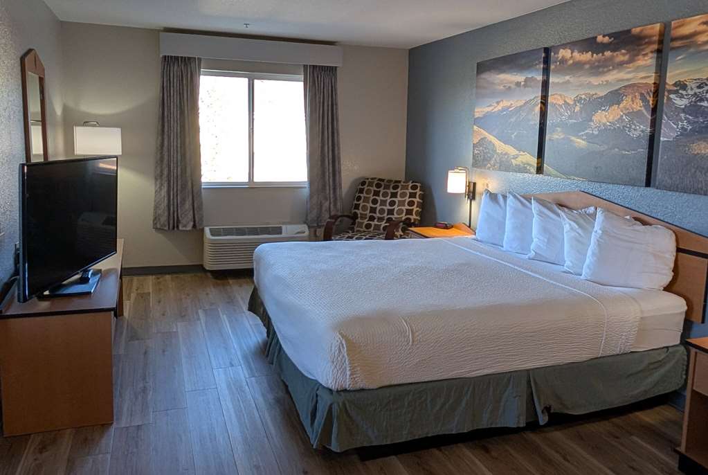 Days Inn & Suites by Wyndham Castle Rock - photo 40