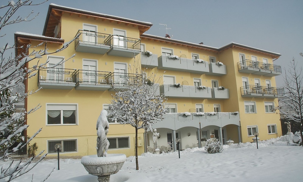 Hotel Daniela — hotel in Levico Terme