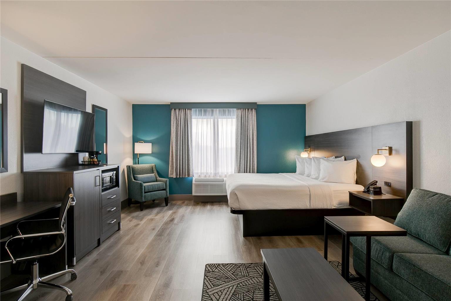 La Quinta Inn by Wyndham Columbia SE Fort Jackson - photo 36