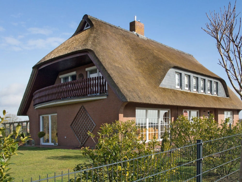 Holiday Apartment Reet Domicile — 4-Star Luxury Hotel in Hage, Germany