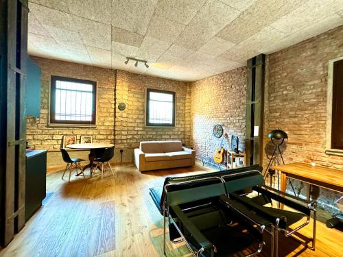 Luxury Wood Loft — 4-Star Luxury Hotel in Milan, Italy