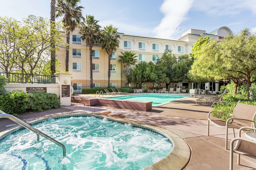Hilton Garden Inn Fairfield - photo 47