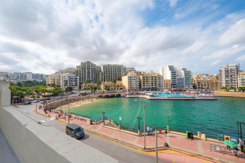 Seafront 3 Bed Palazzino with Jacuzzi Heart of Balluta in Sliema, Malta