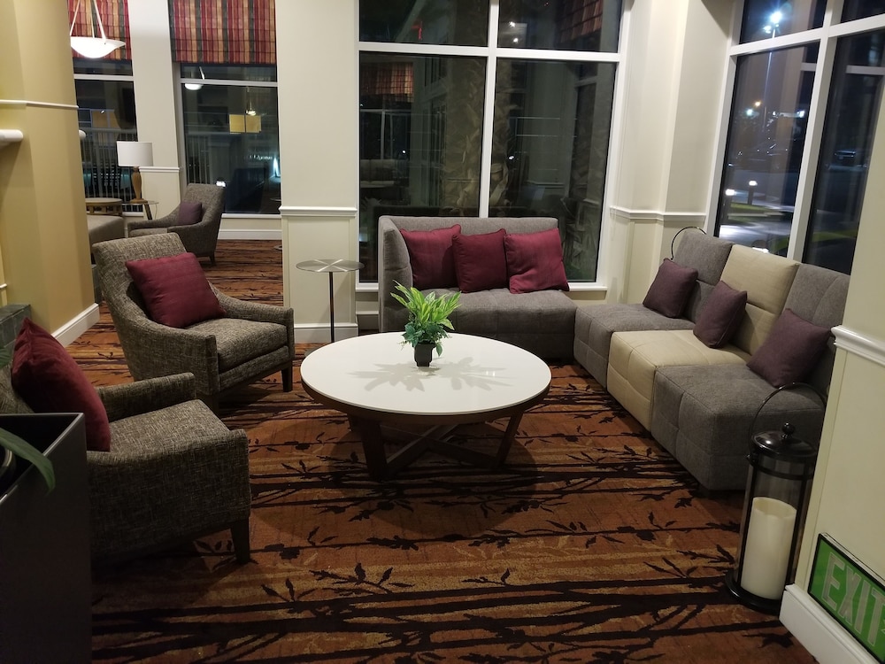 Hilton Garden Inn Victorville - photo 16