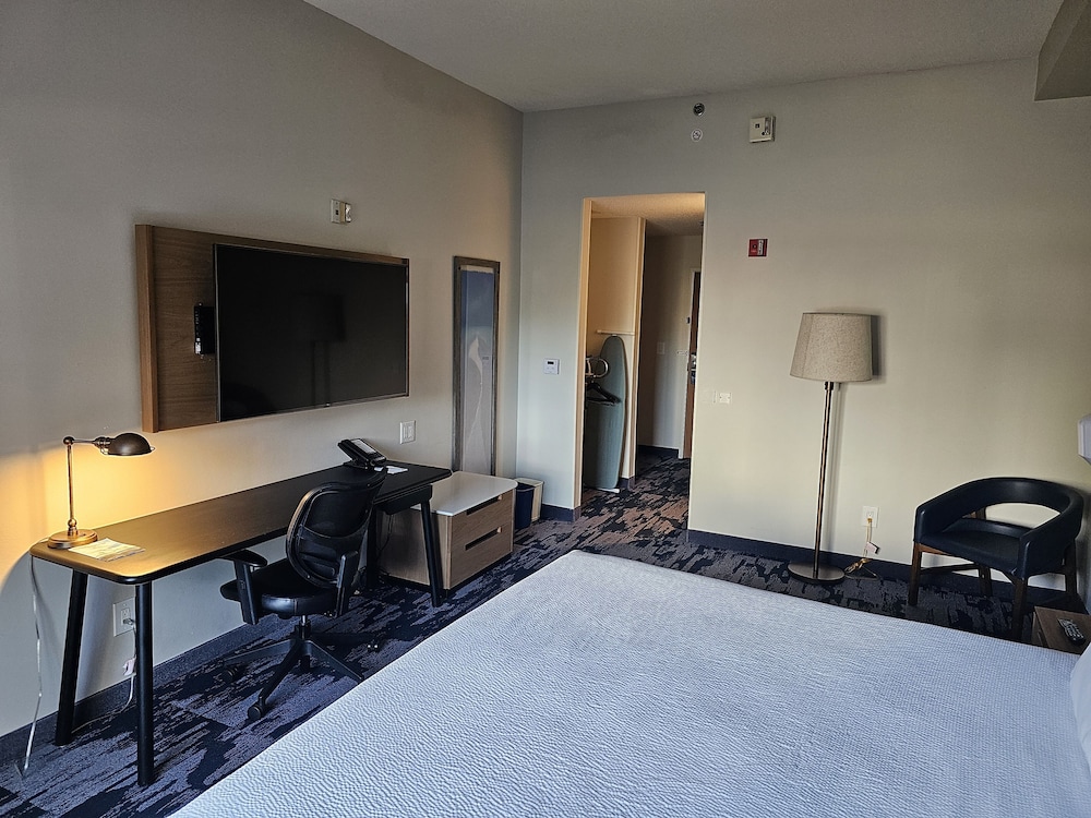 Fairfield by Marriott Inn & Suites Charleston Airport Convention Center - photo 17