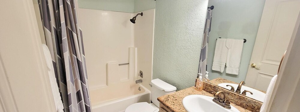 Saida Towers Iii 3101 3 Bedroom Condo by RedAwning - photo 38