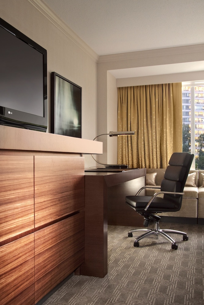 Hilton McLean Tysons Corner - photo 8