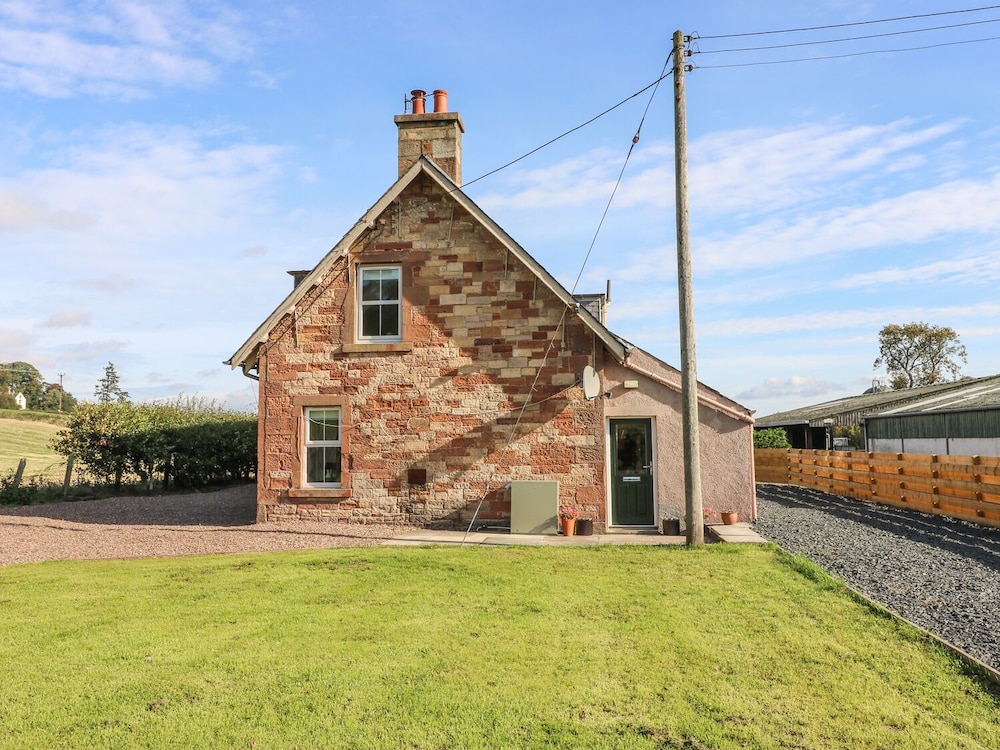 Bonjedward Mill Farm Cottage — 4-Star Luxury Hotel in Jedburgh, United Kingdom