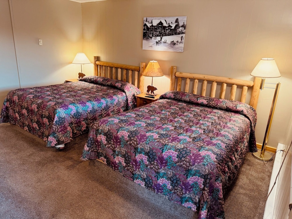 Ho Hum Motel - photo 8