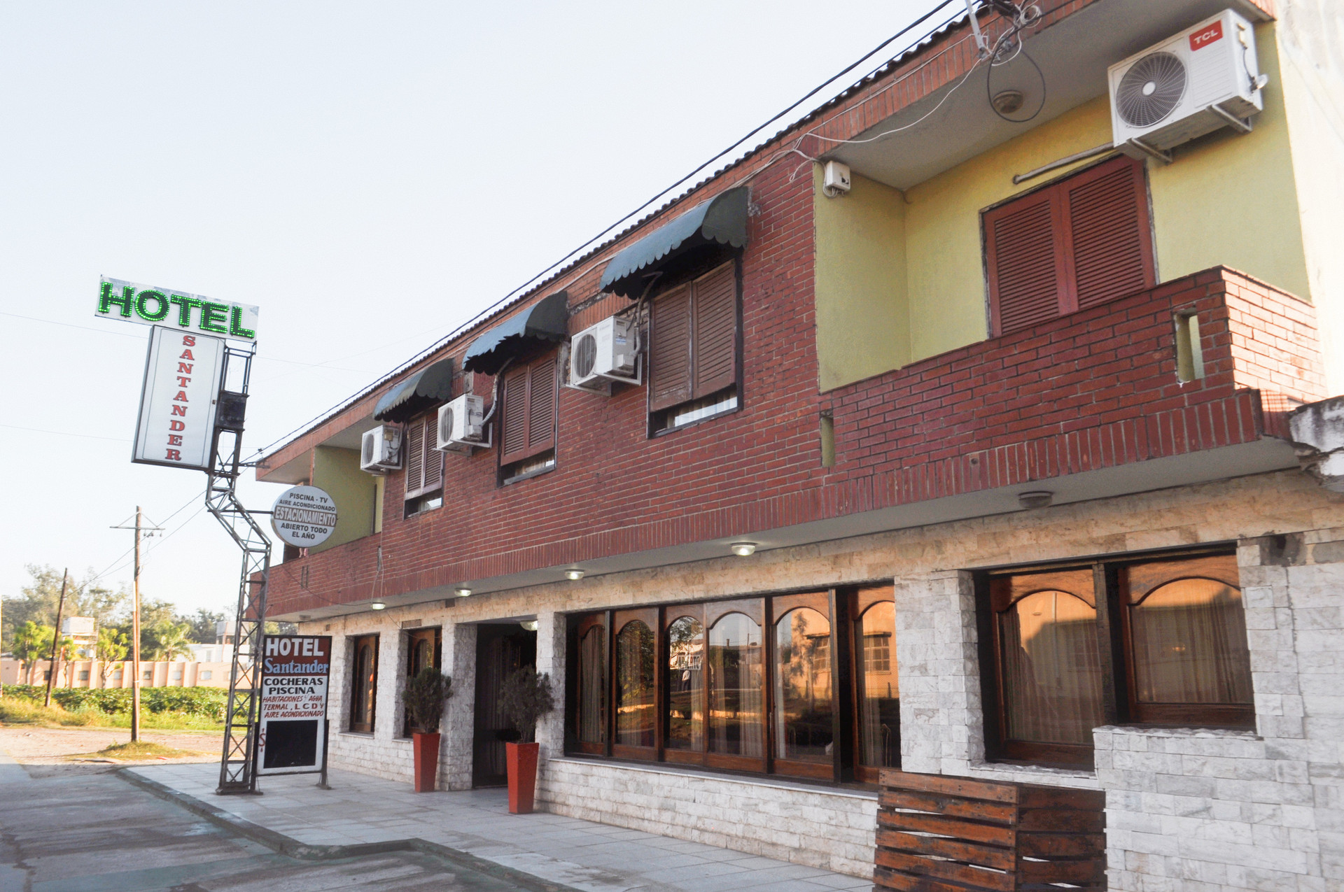 Hotel Santander - carbon neutral hotel in Termas De Rio Hondo