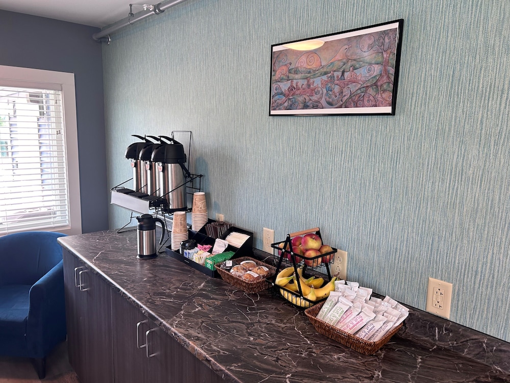 Wolastoq Inn & Suites - photo 6