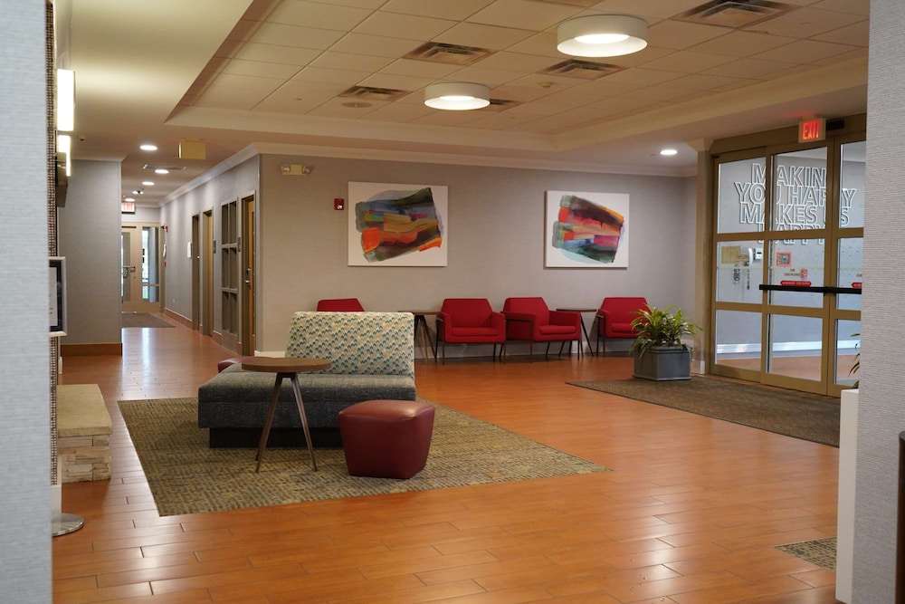 Hampton Inn & Suites Chicago Aurora - photo 41