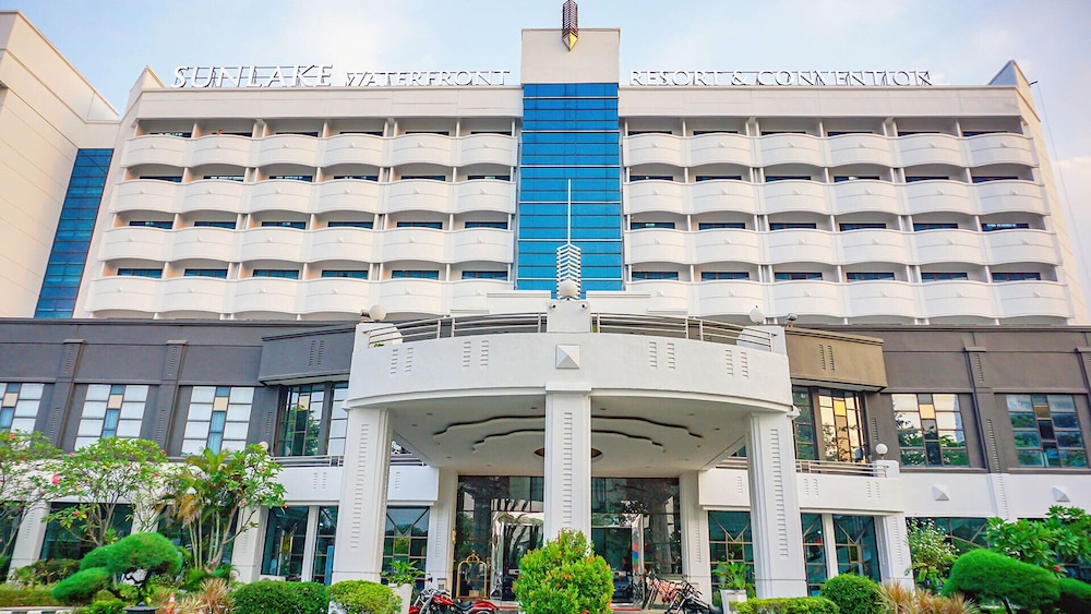 Sunlake Waterfront Resort and Convention — 5-Star Luxury Hotel in Jakarta, Indonesia