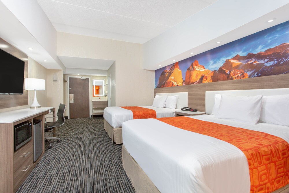 Howard Johnson by Wyndham Harrisburg - photo 2