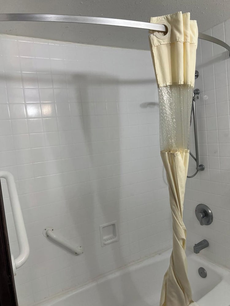 Blue Way Inn & Suites La Crosse - photo 19