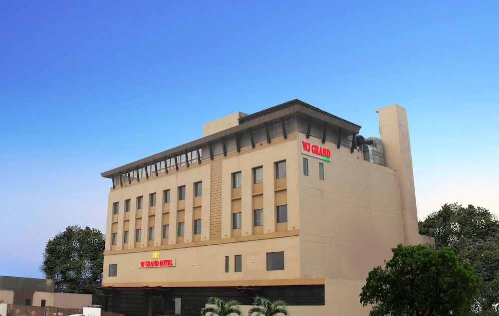 WJ Grand Hotel in Jalandhar, India