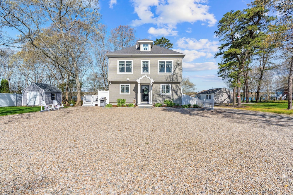 Salty Sunset & Memories in Mashpee, United States