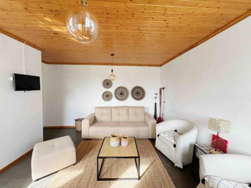 Casa do Cacto 1 Bedroom Flat — 4-Star Luxury Hotel in Madalena, Portugal