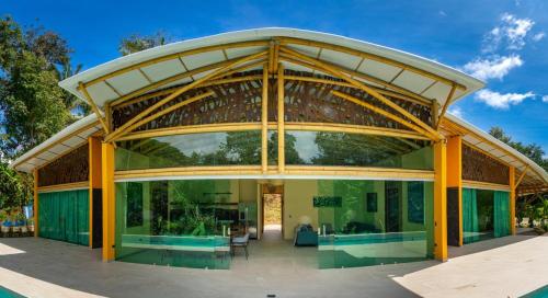 Brand New Villa Bambú with large pool near MA — 4-Star Luxury Hotel in Quepos, Costa Rica