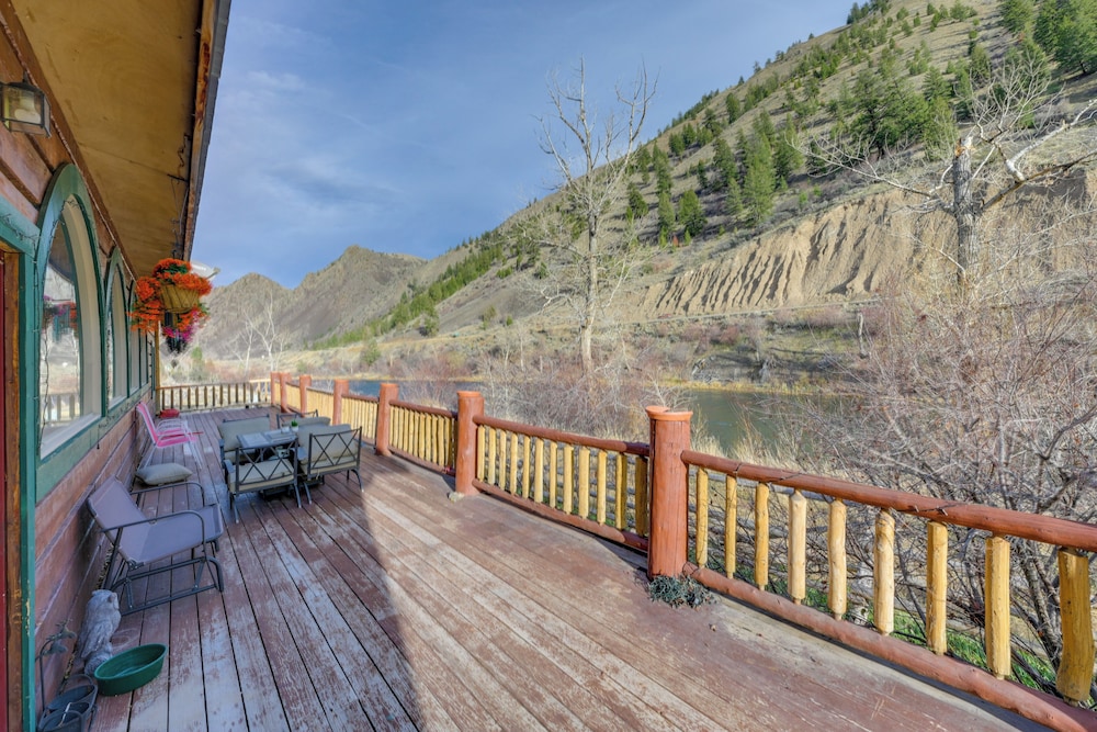 Salmon Vacation Rental w On site River Access - photo 40