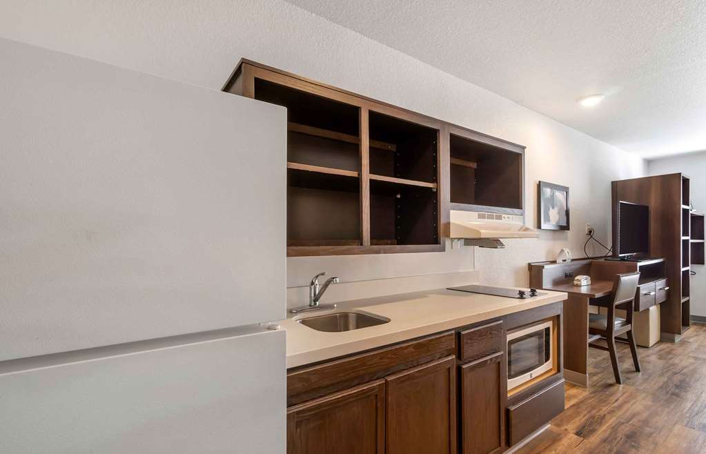 Extended Stay America Select Suites Clearwater - photo 17