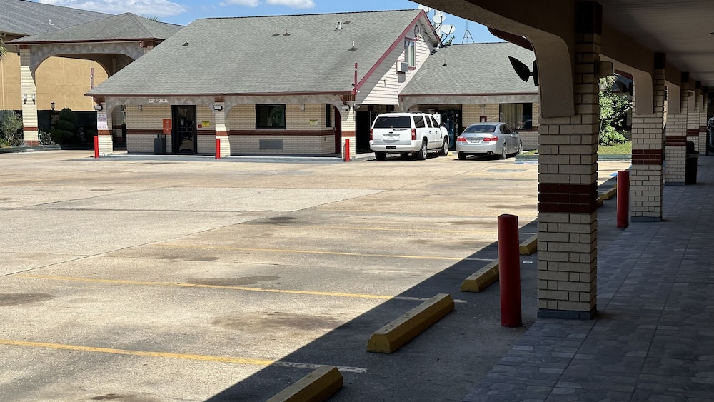 Palace Inn I 45 & Bellfort - photo 31