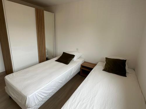 Alivu Appartement Moderne Avec Terrasse — 4-Star Luxury Hotel in Cargese, France