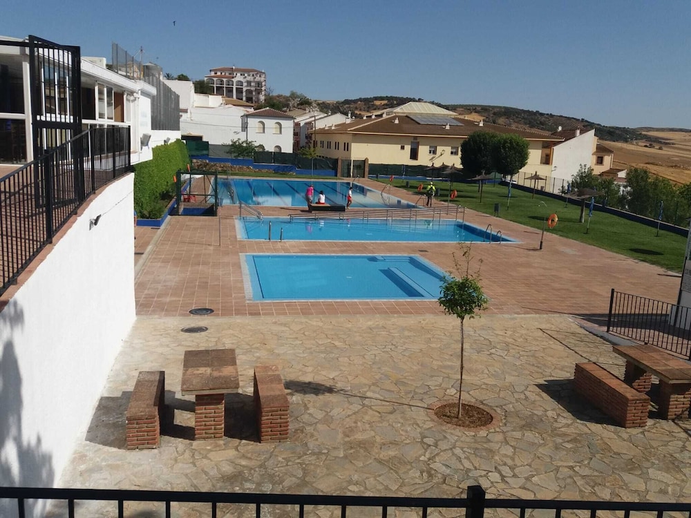 Albergue Al Jalid Hostel 10338566 — Canete La Real