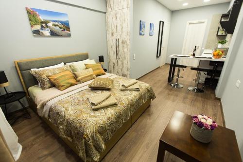 Elegant Urban Studio 2 Neos Kosmos Athens — 4-Star Luxury Hotel in Athens, Greece