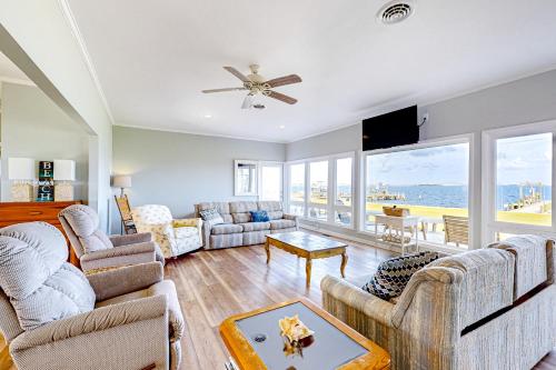 ABCT162 Living Water Estate — 4-Star Luxury Hotel in Atlantic Beach, United States