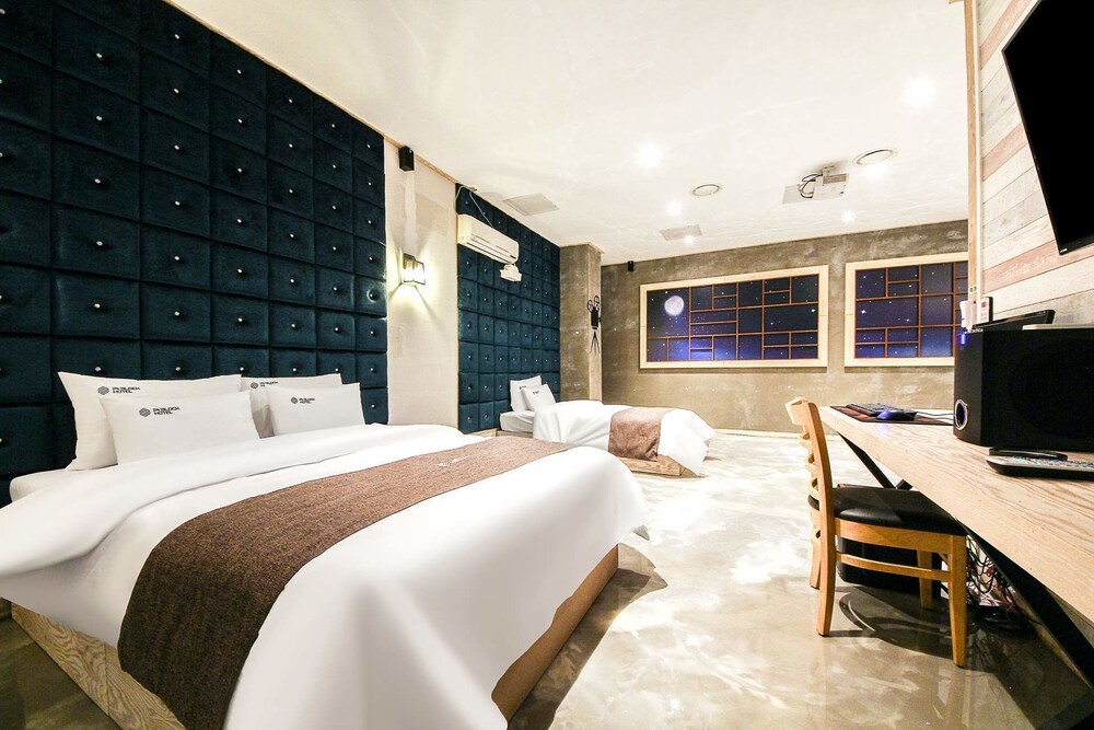 24 Block Hotel in Suwon, South Korea