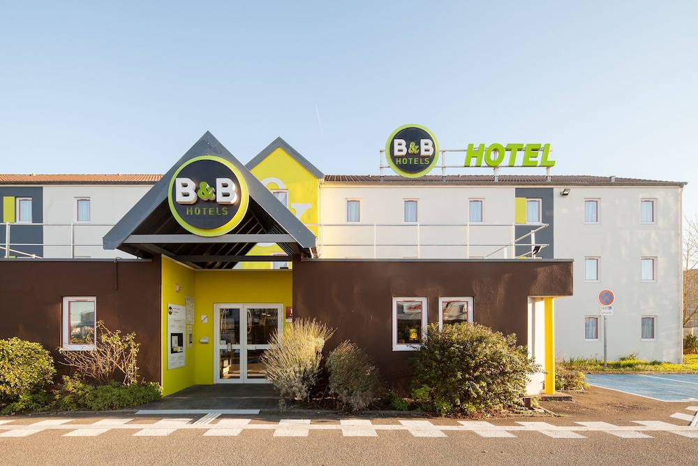 B&B Hotel Maurepas - carbon neutral hotel in Maurepas