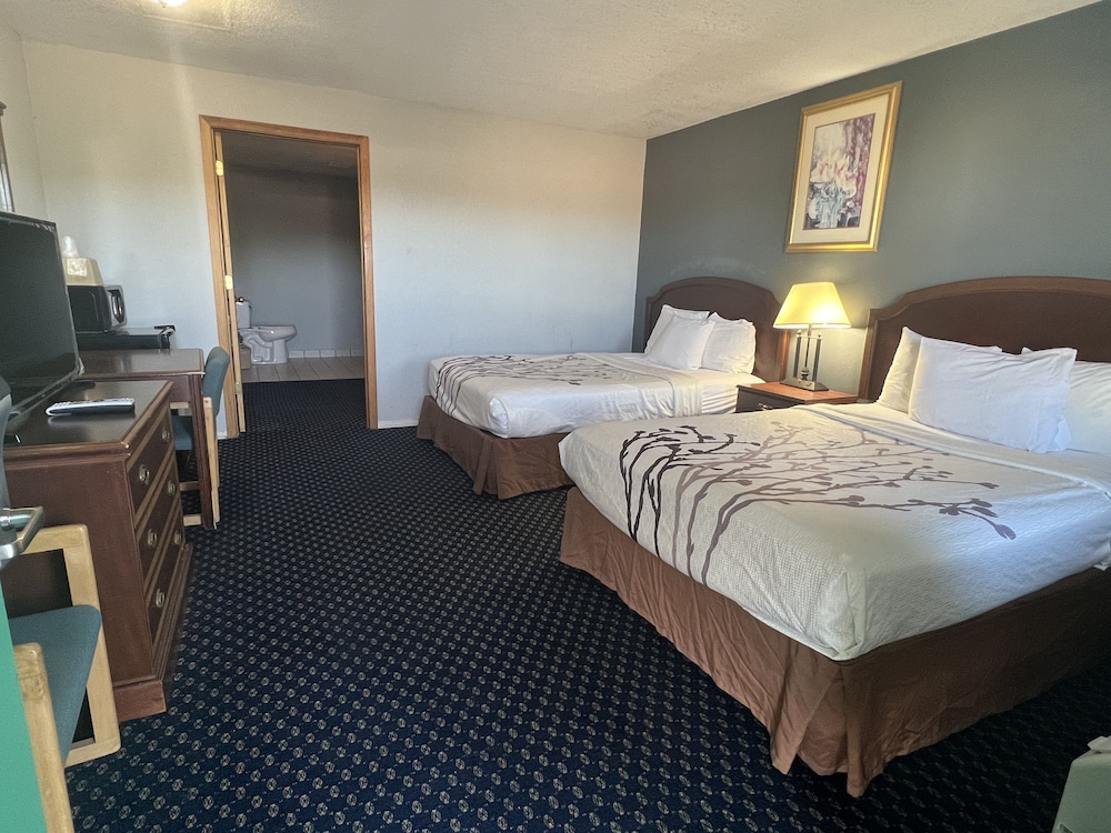 Greensburg Inn - photo 13