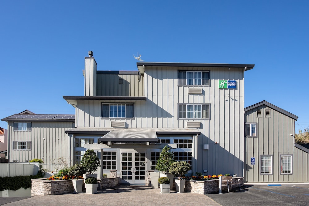 Holiday Inn Express Monterey Cannery Row by IHG - photo 41