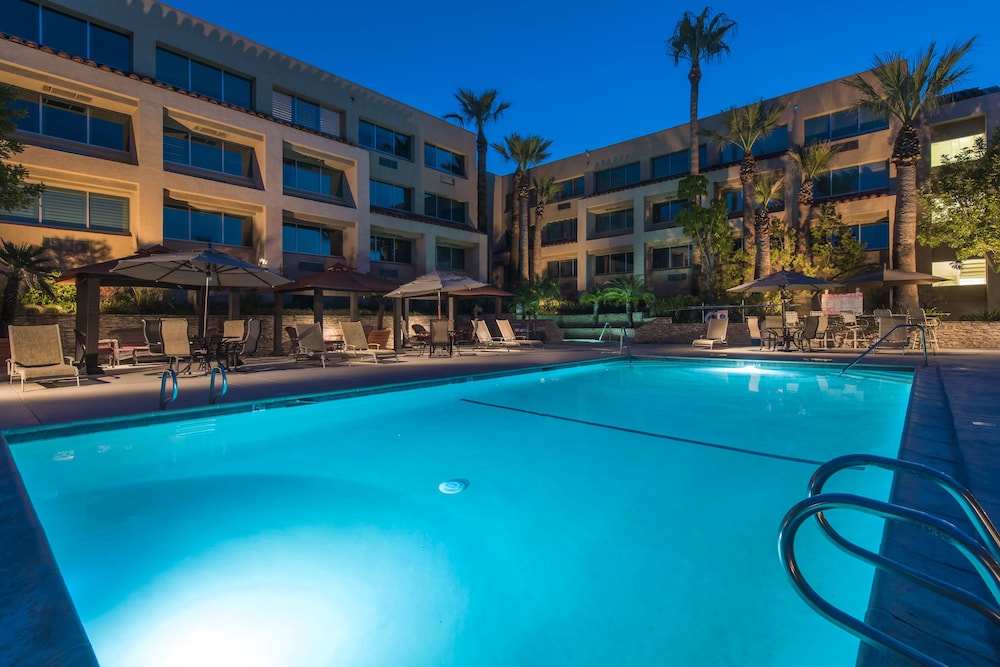 Grand Vista Hotel — hotel in Simi Valley