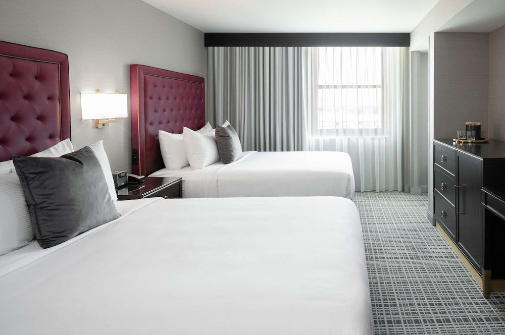 The Axis Moline Hotel Tapestry Collection by Hilton - photo 9