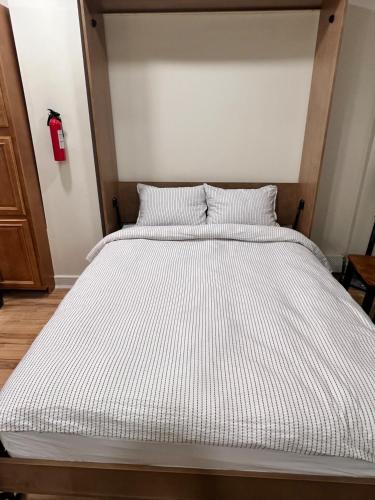 10Min to NYC 2BR 2.5Bath 3Beds Free Parking No Chores — 4-Star Luxury Hotel in Hoboken, United States
