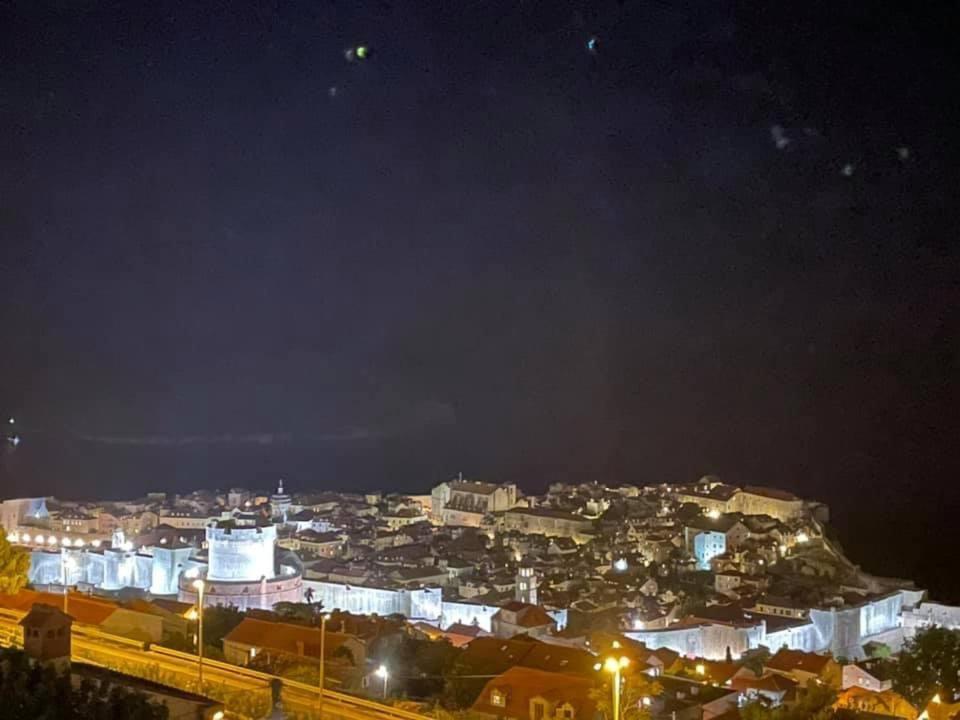Charming View Old Town Ap with Free Parking