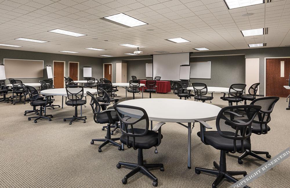 Clarion Hotel & Conference Center - photo 14