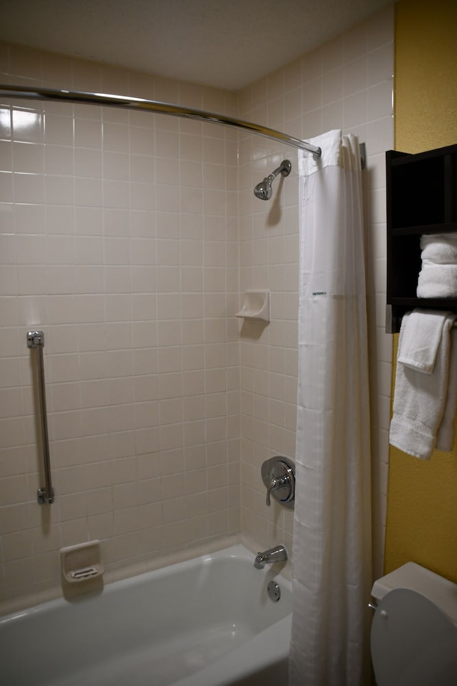 Baymont by Wyndham Macon I 75 - photo 15