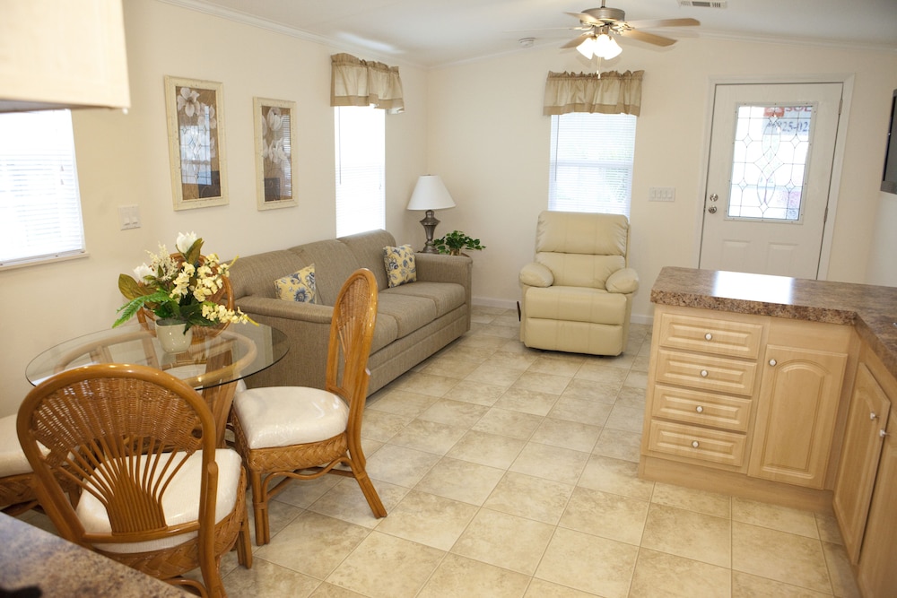 Lake San Marino RV Resort - photo 5