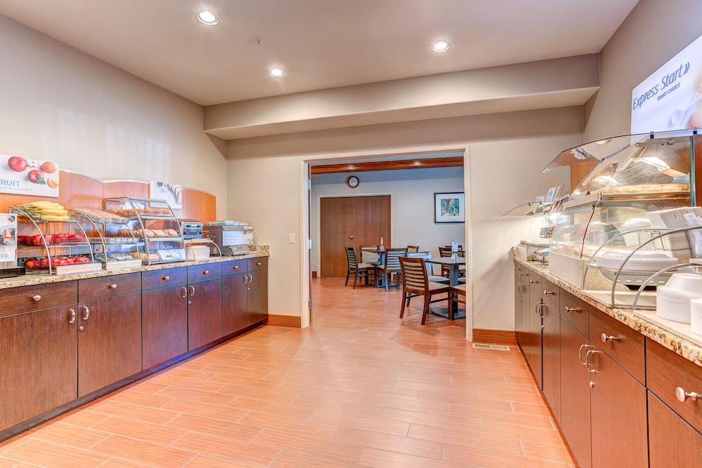 Holiday Inn Express & Suites Montrose Black Canyon Area by IHG - photo 26