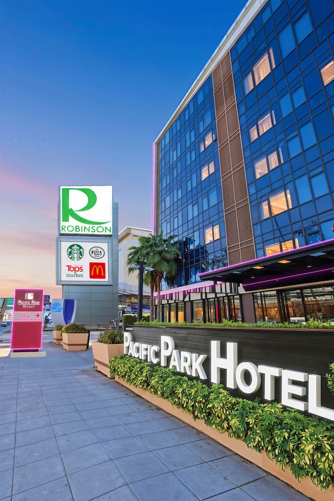 Pacific Park Hotel - carbon neutral hotel in Si Racha
