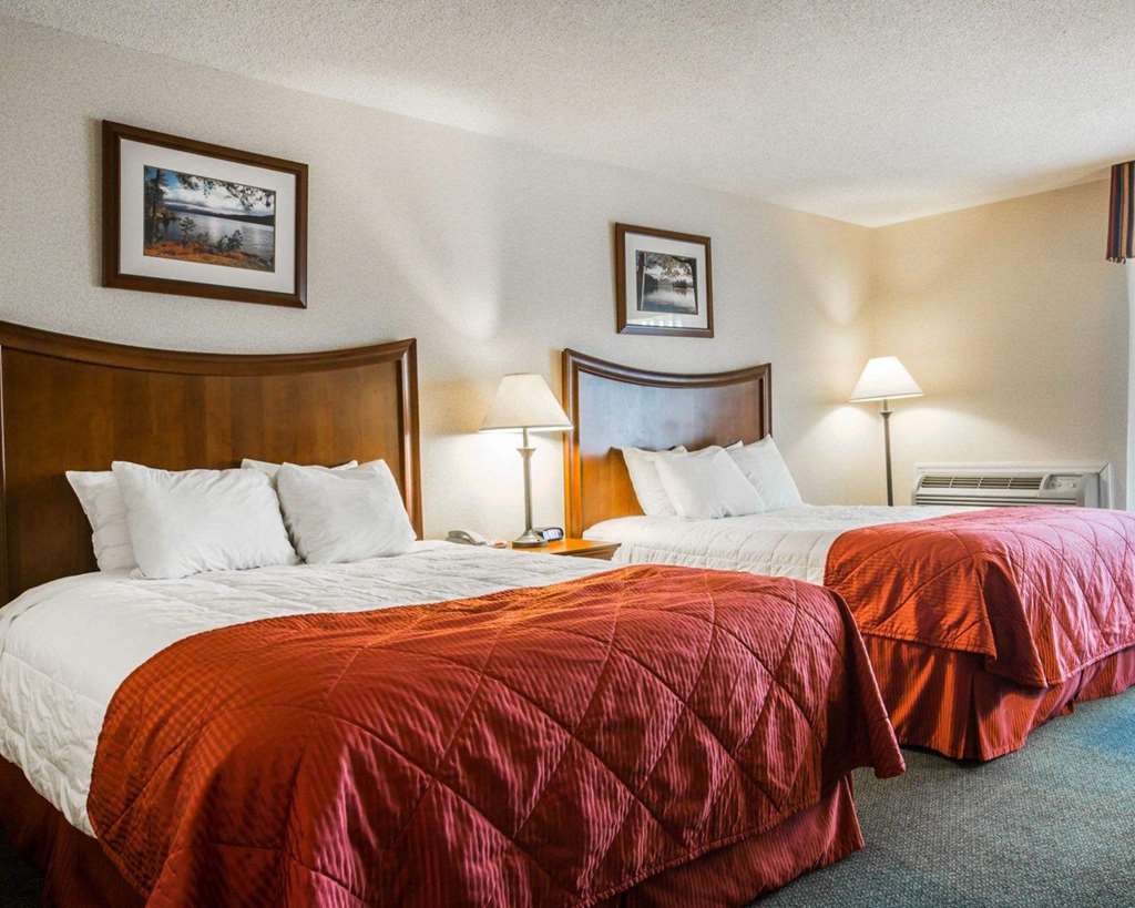 Clarion Inn & Suites at the Outlets of Lake George - photo 8